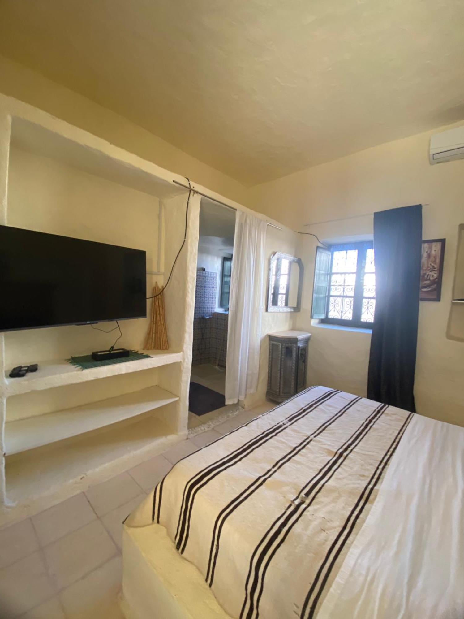 Dar Oueghlani - Maison D'Hotes El Mây Extérieur photo